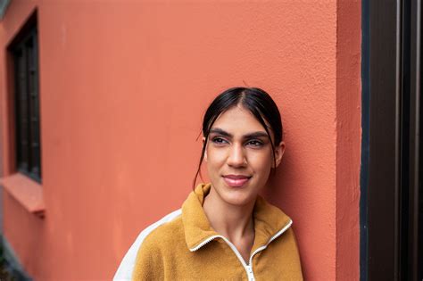 amrit kaur rød ungdom